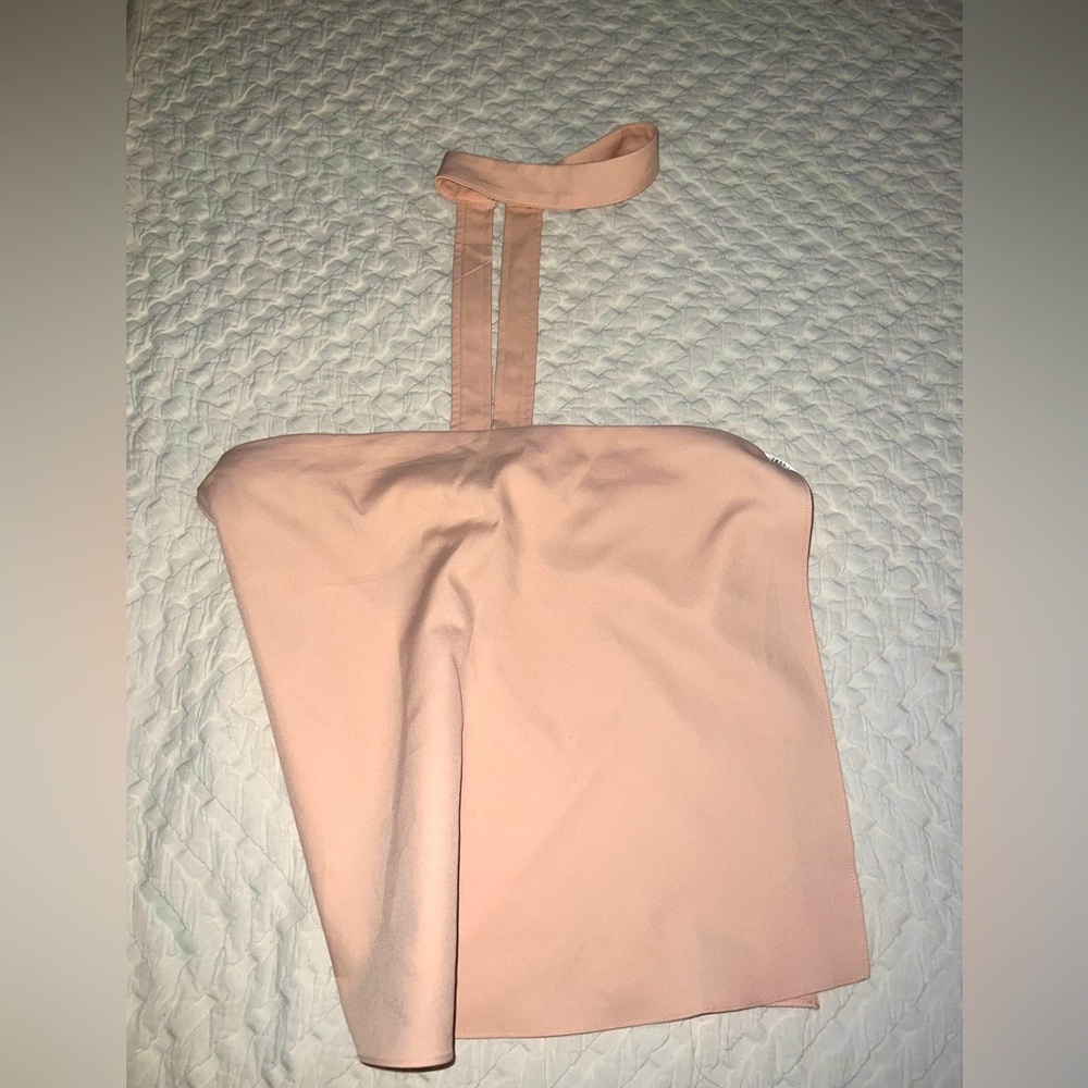 Cute pink top with choker!